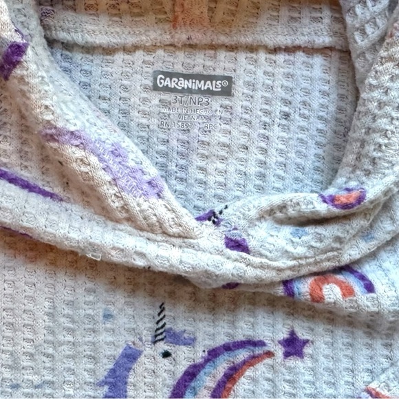 Girls’ 3T Tops & Hoodie Bundle – 5 Pieces (Disney, Old Navy, Garanimals) - Picture 4 of 16